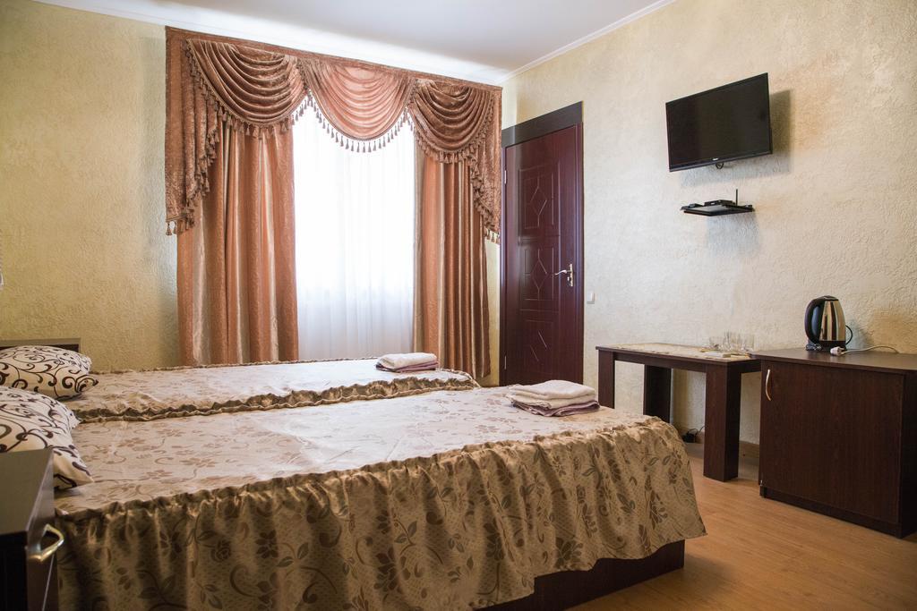 Guest House Montreal Odessa Zewnętrze zdjęcie
